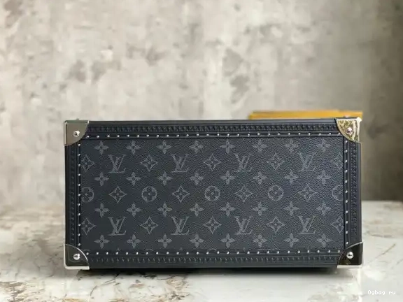 ACCESSOIRES VUITTON COFFRET LOUIS 0626